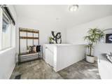 615 Mount Hood St - Photo 18