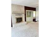 913 Ellis Ave - Photo 3