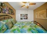 2856 Oakcrest Dr - Photo 18