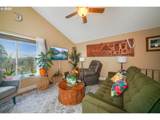 2856 Oakcrest Dr - Photo 6