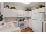 8325 Seneca St - Photo 15