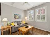 8325 Seneca St - Photo 17