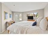 8325 Seneca St - Photo 21