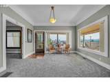406 C St - Photo 8