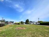 425 Railroad St - Photo 4