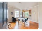 1104 Columbia St - Photo 2