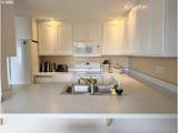 1070 Bay St - Photo 13
