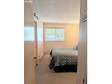 1070 Bay St - Photo 18