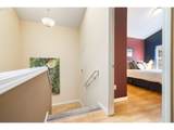 1048 Burnside Rd - Photo 21