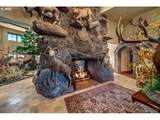 8055 Powell Butte Hwy - Photo 11