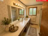 1886 Woodstock Cir - Photo 15