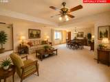 1886 Woodstock Cir - Photo 9