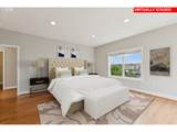 2241 Pettygrove St - Photo 17