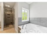 2241 Pettygrove St - Photo 22