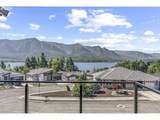 243 Hemmingway Dr - Photo 2