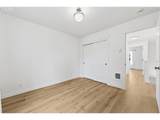 5592 Burnett Ave - Photo 25
