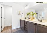 561 Taft St - Photo 18