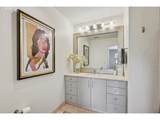 1025 Couch St - Photo 16