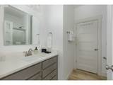 541 Vancouver Ave - Photo 10