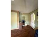 1470 Queens Way - Photo 32