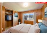 1501 Baker St - Photo 19