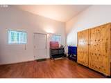 1017 Lake Dr - Photo 19