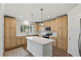 1560 Monroe St - Photo 10