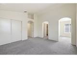 1637 Hamlet Ln - Photo 4