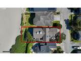 1360 Pacific St - Photo 4