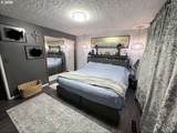 15984 Brook Ct - Photo 18
