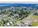 2713 Oak St - Photo 37