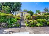 2226 Sumner St - Photo 3