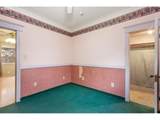 1029 Walnut St - Photo 19