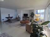 1040 Bay St - Photo 16