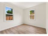 906 6TH St - Photo 15