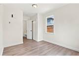 906 6TH St - Photo 16