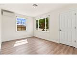 906 6TH St - Photo 17