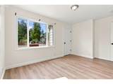 906 6TH St - Photo 18
