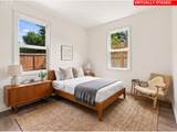 906 6TH St - Photo 28