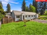 906 6TH St - Photo 33