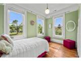 1067 Oak St - Photo 31