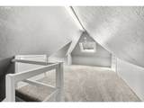 1067 Oak St - Photo 36