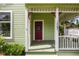 1067 Oak St - Photo 9