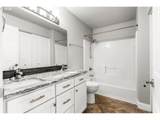 8135 Seneca St - Photo 16