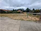 2209 69th St - Photo 1
