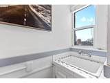 1631 Everett St - Photo 11