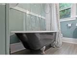 1631 Everett St - Photo 22