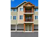 179 Laurel St - Photo 1