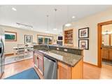 123 Hemlock St - Photo 16