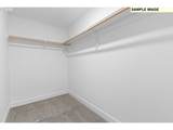 593 Taft St - Photo 15